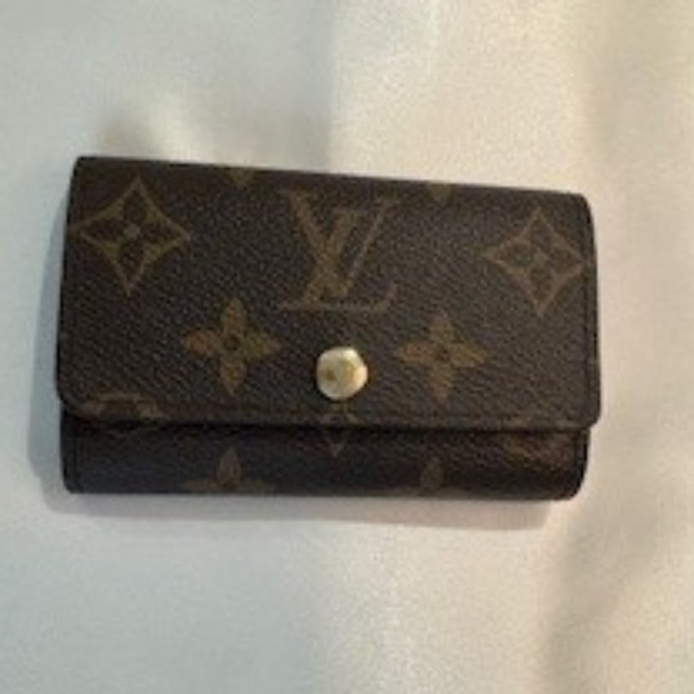 Louis Vuitton 6 Key Holder - Monogram (Authentic)